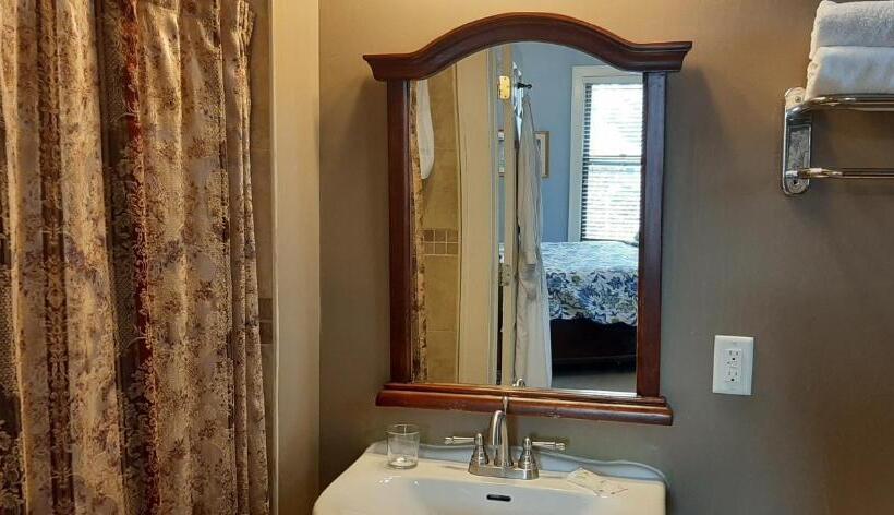 디럭스 룸, Debary Inn