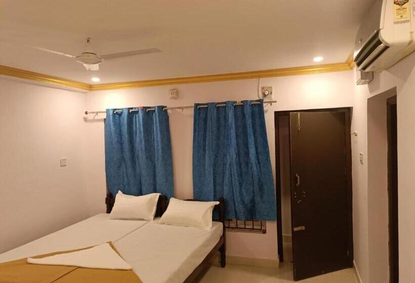 Семейный Номер, Sea Waves Rooms