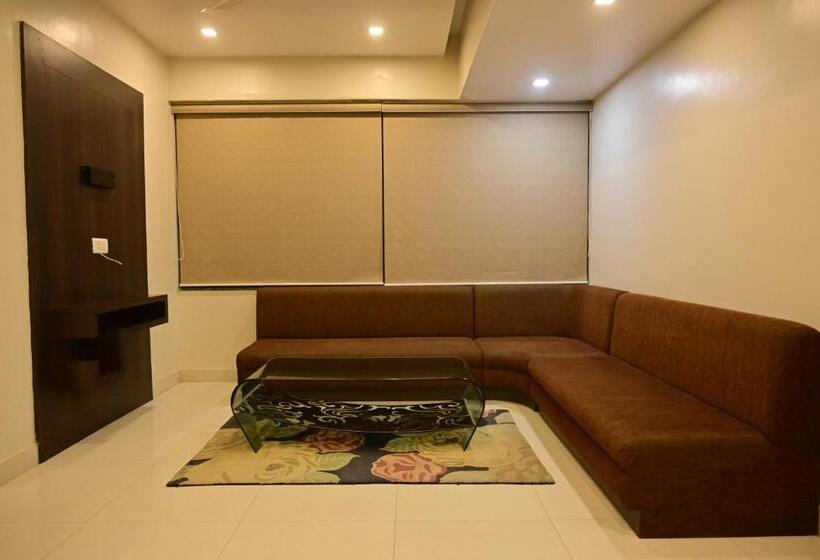 سوییت, Treebo Premium Mahal Inn