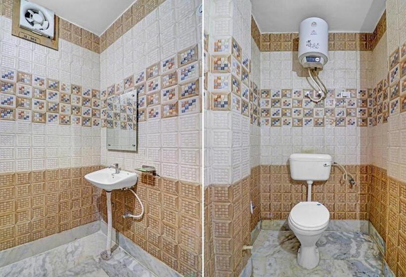 Трехместный Номер Классика, Collection O 80556 Hotel Mansarovar