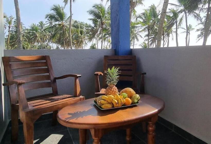 اتاق خانوادگی با چشم‌انداز دریا, Dhammika Beach Palace