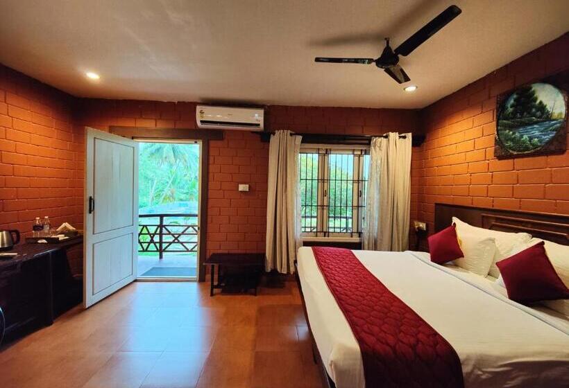 اتاق لوکس با بالکن, Ibex River Resort, Pollachi