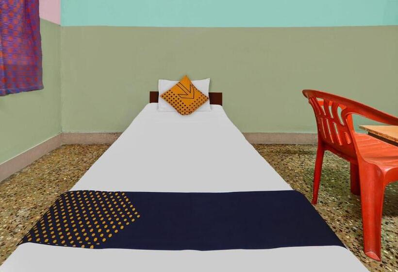 اتاق کلاسیک سه تخته, Spot On 80462  Ashoka Lodge