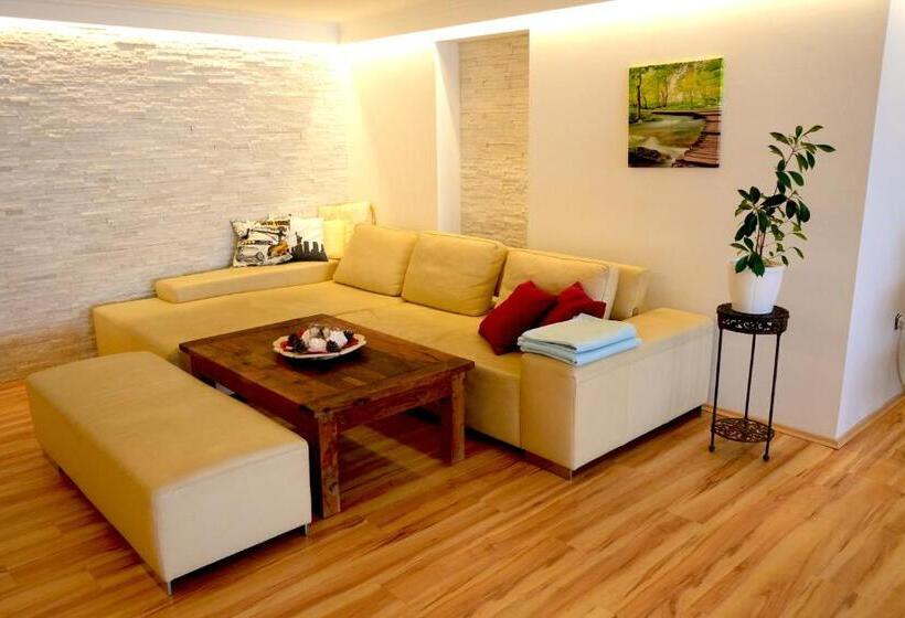 带3个卧室的公寓, Dreamly Suites