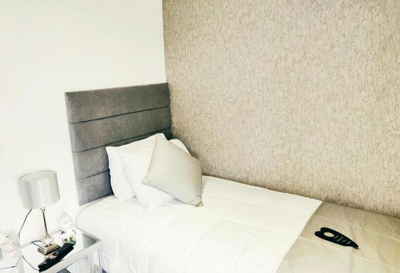 이코노미 싱글 룸, Serendipity House