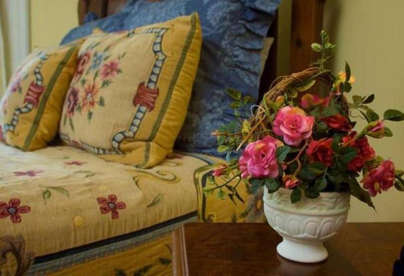 Номер Стандарт, Lookaway Inn