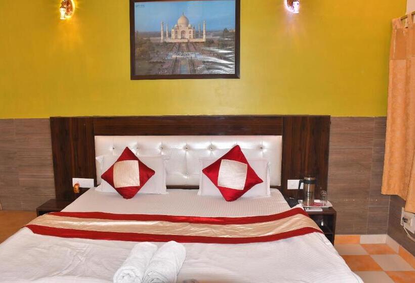Номер Стандарт, Sidhartha Walking Distance From Tajmahal