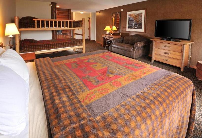 Family Suite, Cedar Creek Hotel Wausau   Rothschild