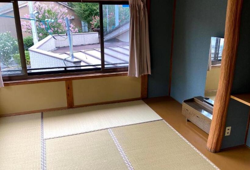 Chambre Triple Economy, ゲストハウス　華屋 (guest House Hanaya）