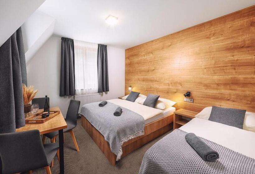 Номер Стандарт Трехместный, Resort Lucky Jasna