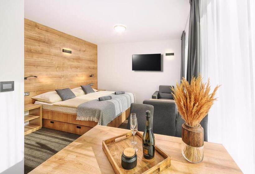 Студио Стандарт с Террасой, Resort Lucky Jasna