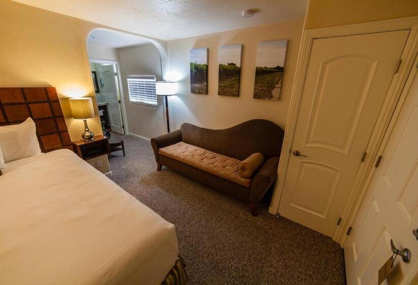 Люкс Deluxe Кровать Кинг, The Vendange Carmel Inn & Suites
