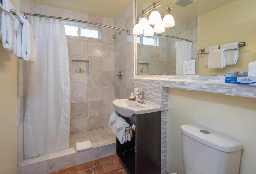 Люкс Кровать Кинг, The Vendange Carmel Inn & Suites
