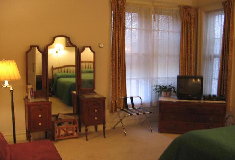 Номер Стандарт, Olde Judge Mansion B&b