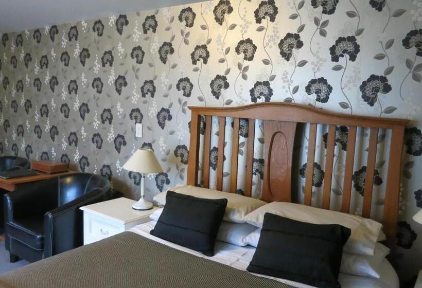 Номер Стандарт Вид на Сад, Cheltenham House