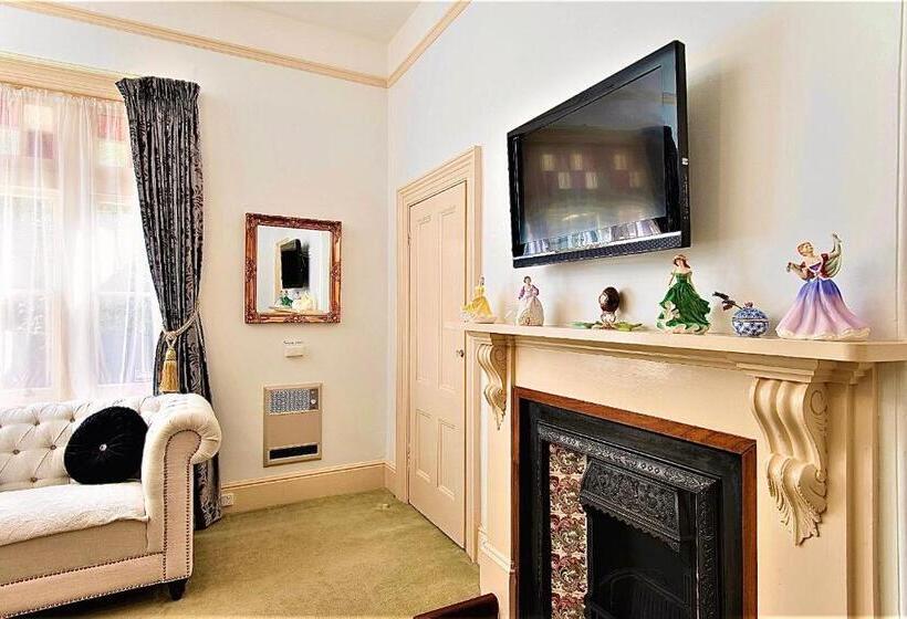 اتاق استاندارد با تخت بزرگ, Kurrajong House