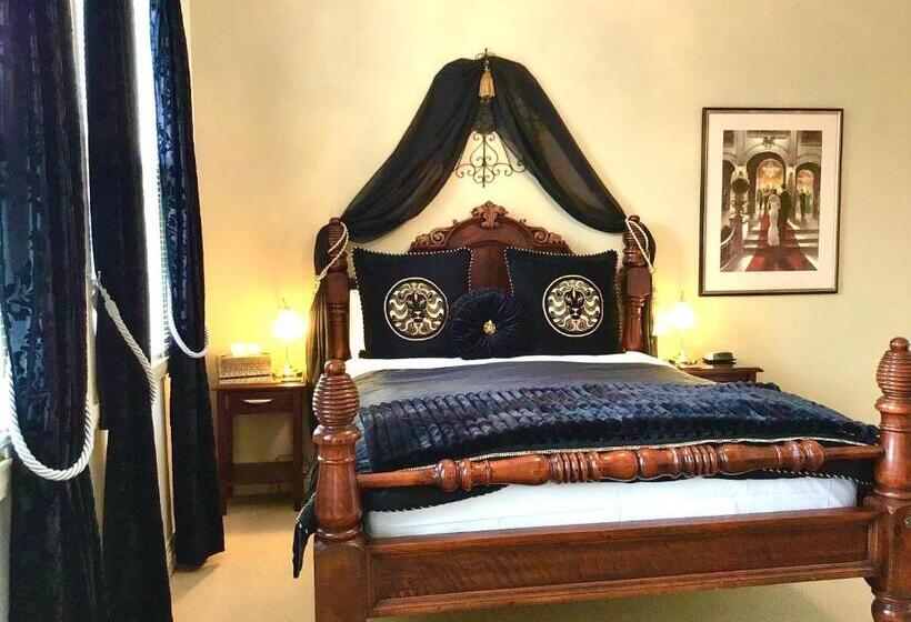 اتاق استاندارد با چشم‌انداز باغ, Kurrajong House