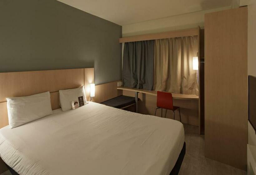 Номер Стандарт, Ibis Pilar