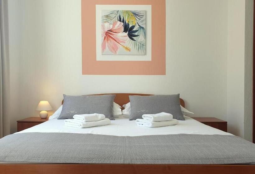 חדר סטנדרט לארבעה נוף לים, Sunset Split Rooms