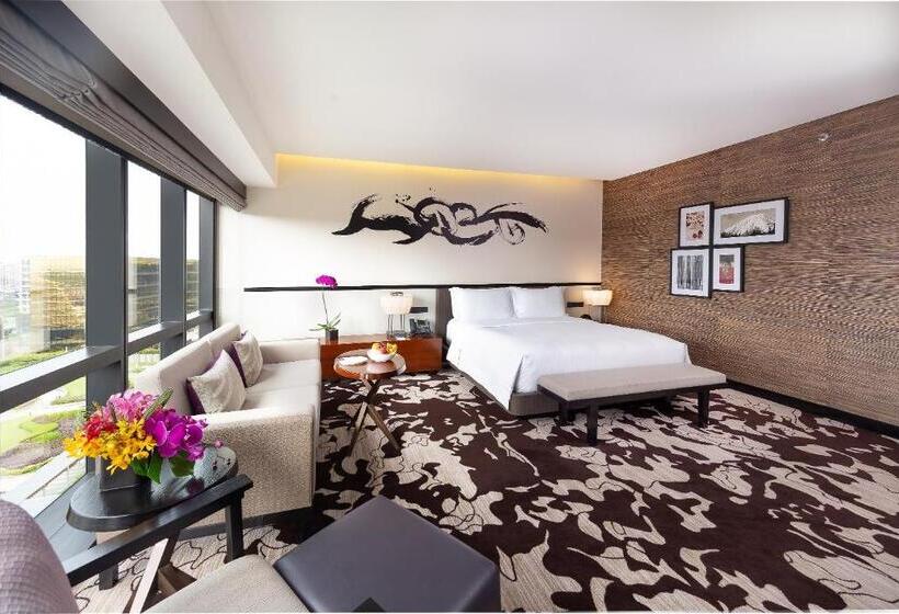 Номер Executive, City Of Dreams   Nobu Hotel Manila