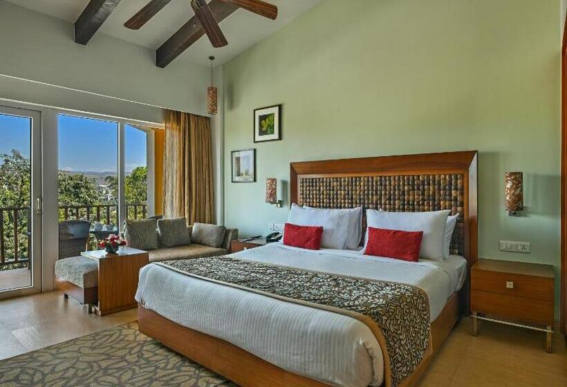 Номер Классика Кровать Кинг, Fariyas Resort, Lonavala