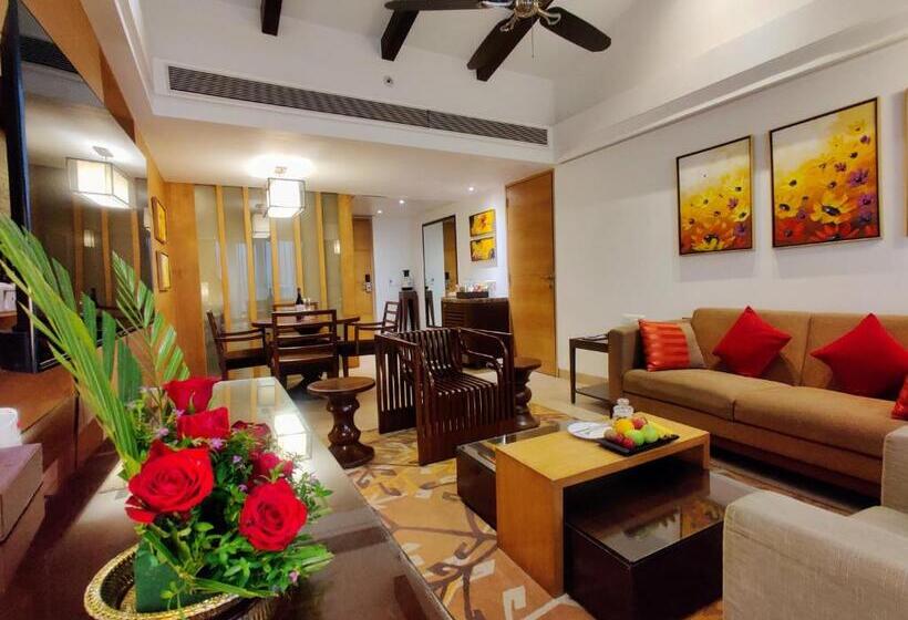 Люкс Классика, Fariyas Resort, Lonavala