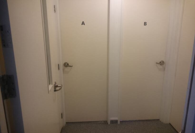 스탠다드 싱글 룸 공동욕실, Microtel Lodge Hamilton   Hostel