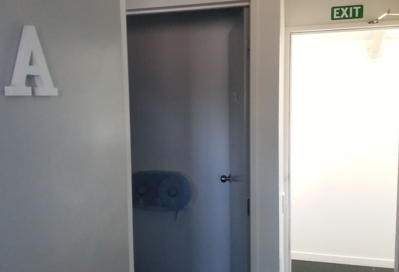 스탠다드 룸 공동 욕실, Microtel Lodge Hamilton   Hostel