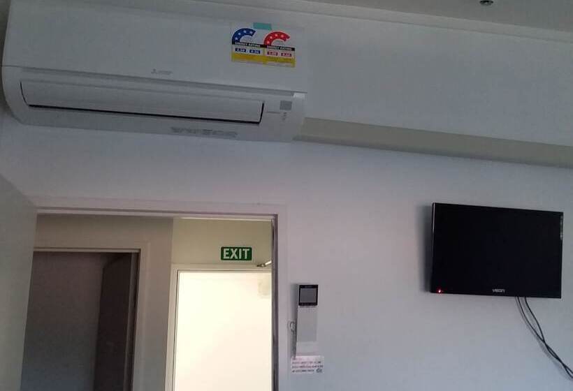 스탠다드 룸 공동 욕실, Microtel Lodge Hamilton   Hostel