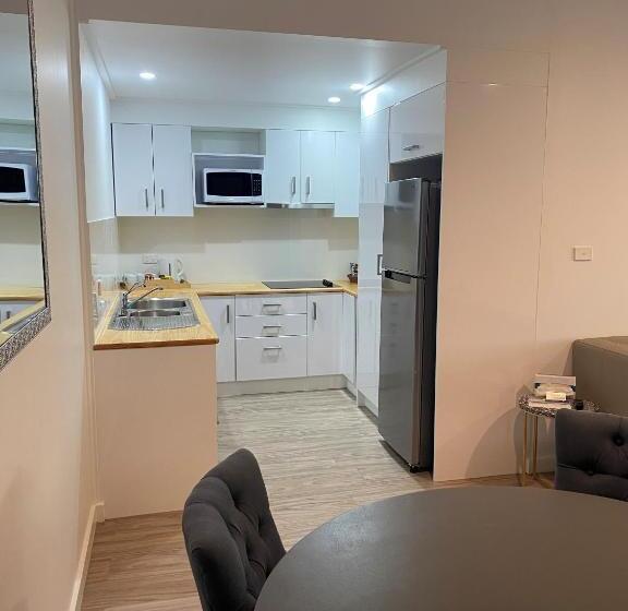 Апартаменты 3 Спальни, New England Motor Lodge
