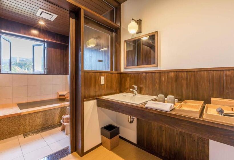 Люкс, Ryokan Oomuraya