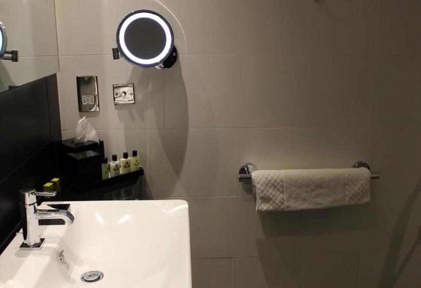 اتاق استاندارد با تخت بزرگ برای معلولان, Intercontinental London  The O2