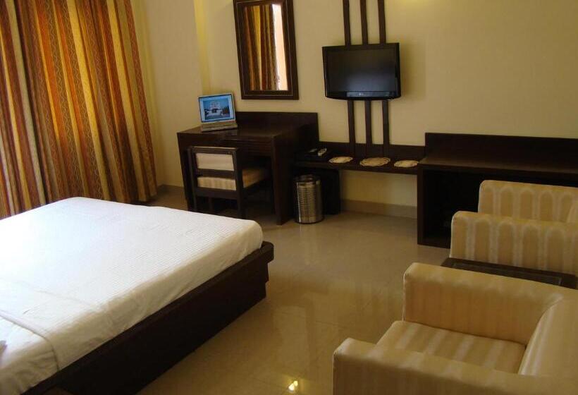 غرفة ديلوكس, Maiden Residency