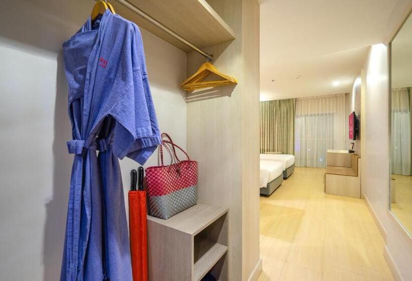 발코니 디럭스 룸, Ramada By Wyndham Phuket Deevana