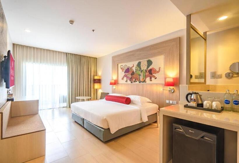 발코니 디럭스 룸, Ramada By Wyndham Phuket Deevana