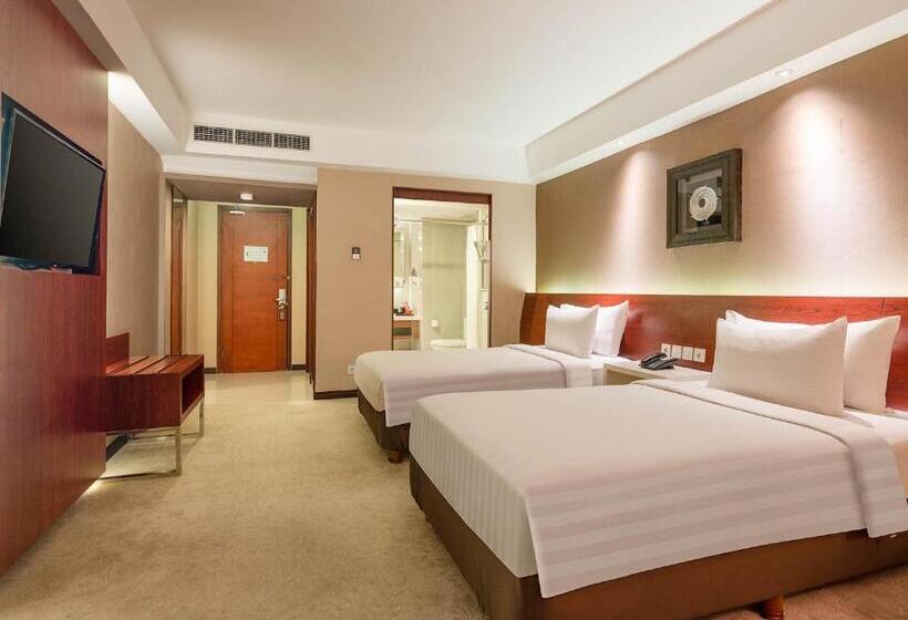 Номер Deluxe, The Alana Yogyakarta Hotel And Convention Center