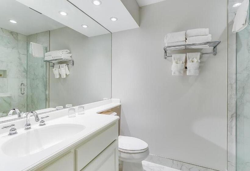 Номер Deluxe Кровать Кинг, The Geneva Inn