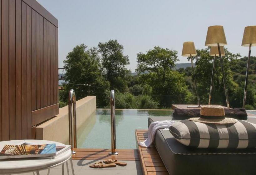 Полулюкс с Бассейном, Avaton Luxury Beach Resort   Relais & Chateaux