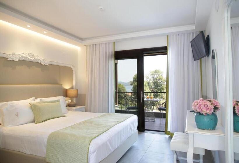 Номер Deluxe Вид на Море, Avaton Luxury Beach Resort   Relais & Chateaux