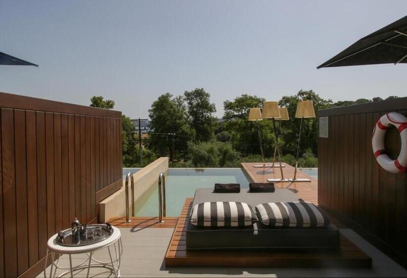 Полулюкс с Бассейном, Avaton Luxury Beach Resort   Relais & Chateaux