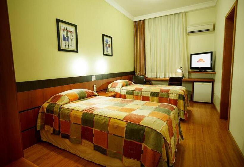 스탠다드 룸, Eston Hotel   Localização Central Privilegiada  Pet Friendly