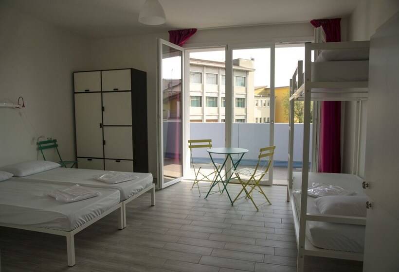 スタンダード４人部屋, Meet Gardalake Hostel