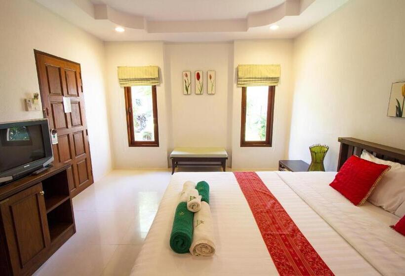 带泳池观景的豪华房, The Green Beach Resort