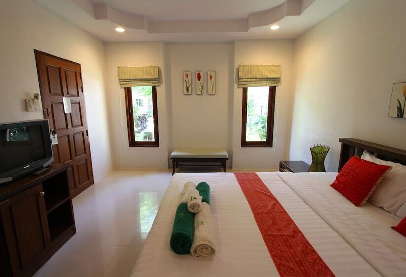 带泳池观景的豪华房, The Green Beach Resort
