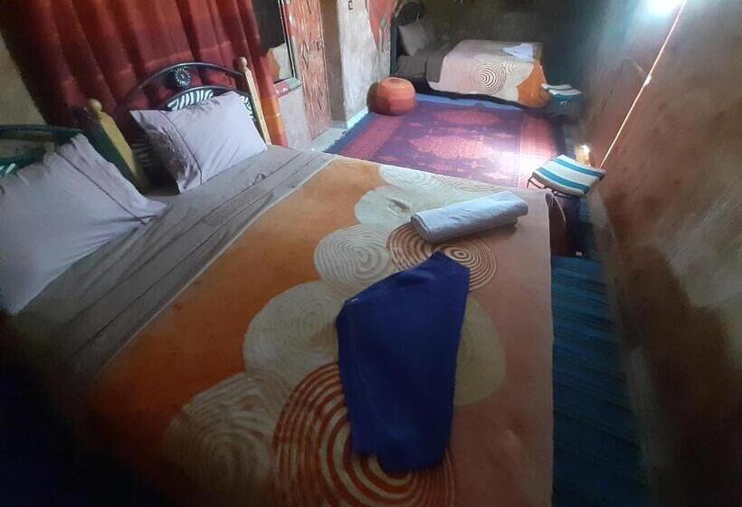 اتاق استاندارد چهارنفره با چشم‌انداز باغ, Camp Mhamid Sahara Tours