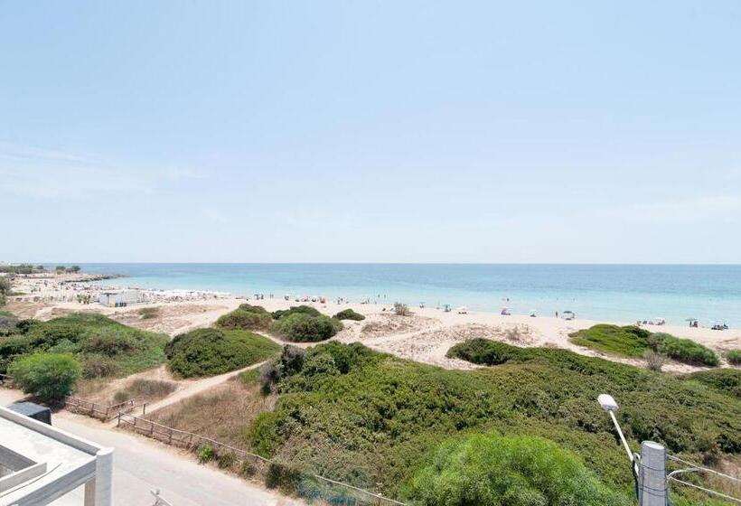 اتاق استاندارد با چشم‌انداز دریا, La Finestra Sul Mare