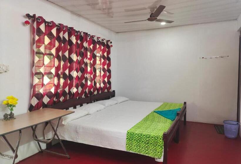 Номер Стандарт с Балконом, Achayans Homestay Mararikulam