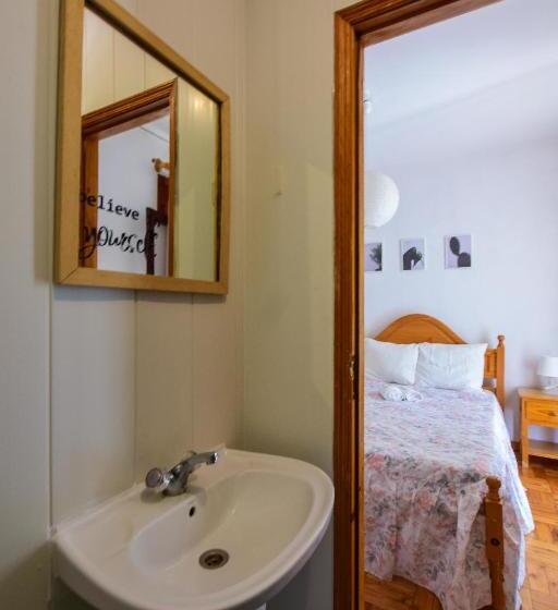 Quarto Estandar com Sacada, Nations Gerês   Bed & Breakfast