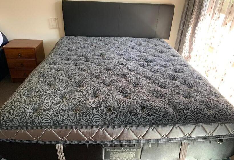 침실 1개 아파트, 755 Regal Court Motel
