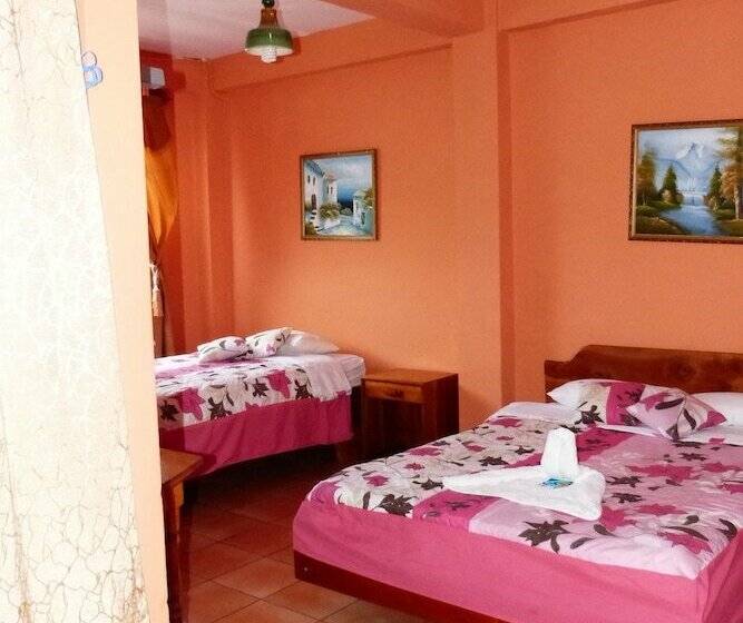 Chambre Familiale, Castro Galapagos